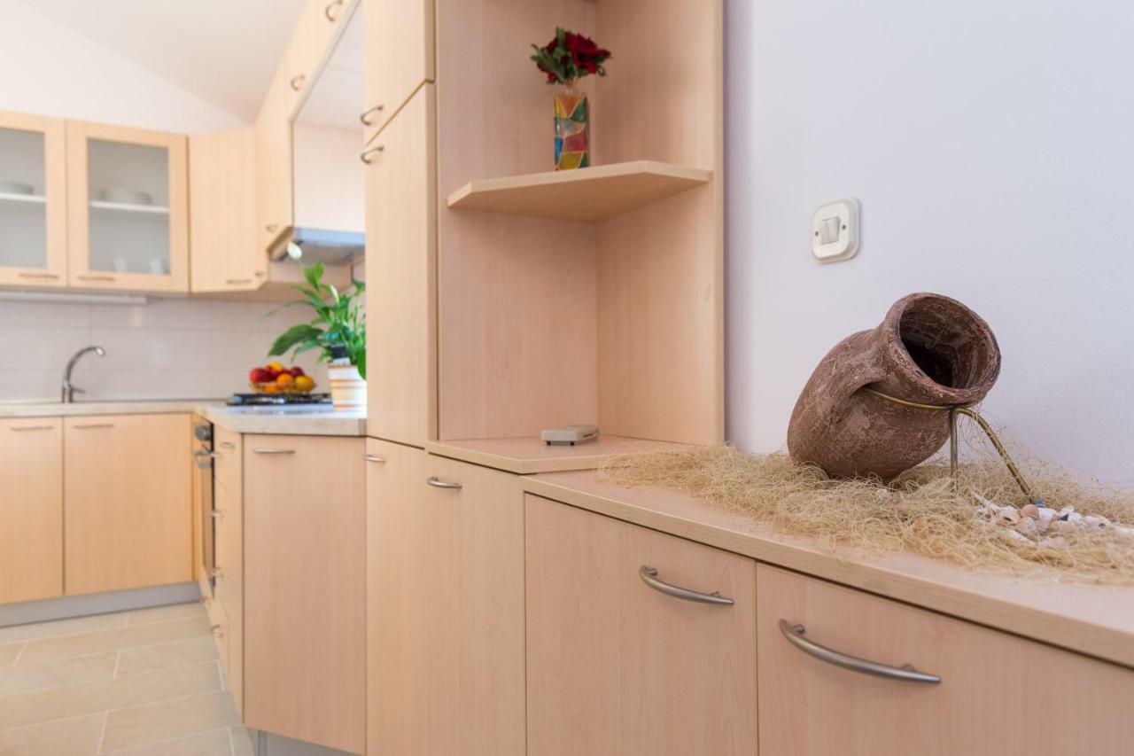 Apartman Ivona Малинска Екстериор снимка